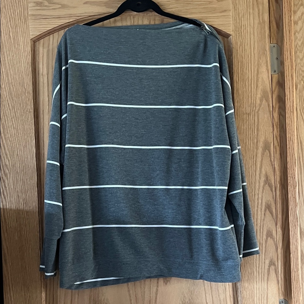 Maurices Charcoal Heather Long Sleeve Top